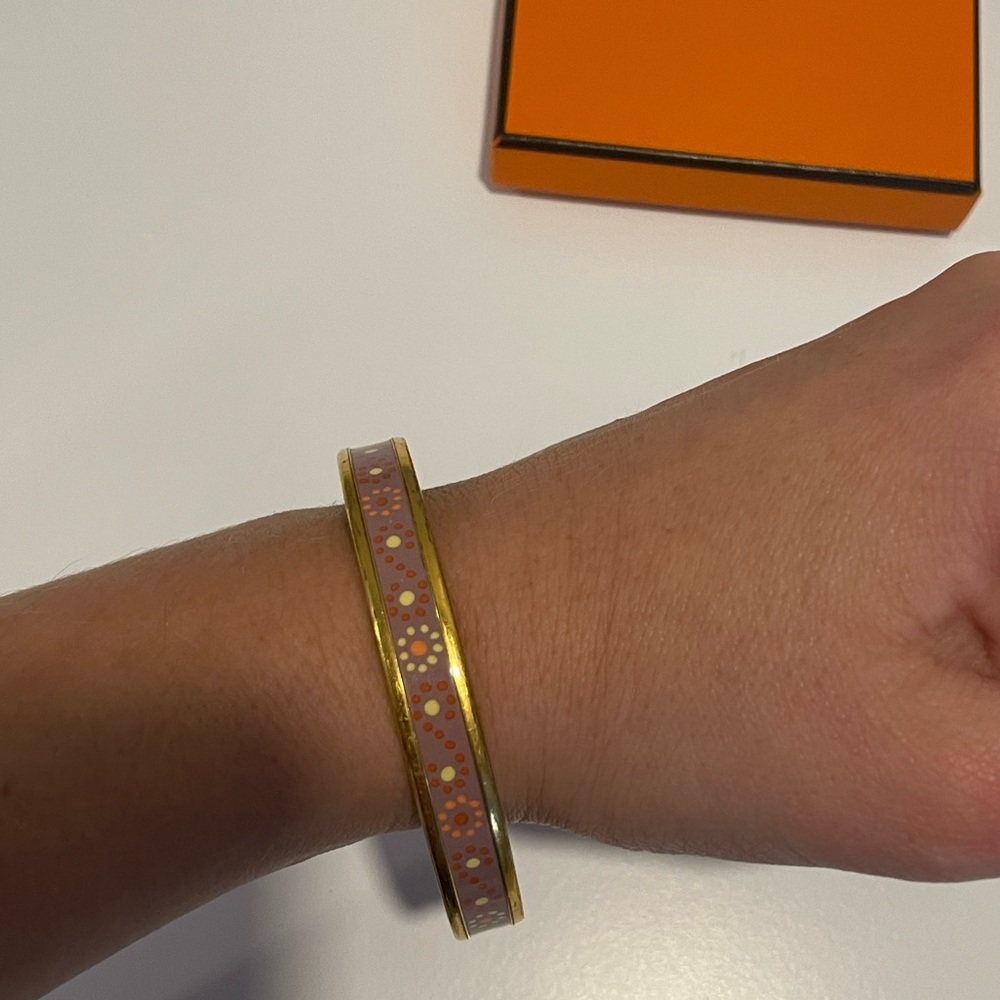 Hermes Pink Enamel Bracelet with Hinged Design - Picture 3 of 6